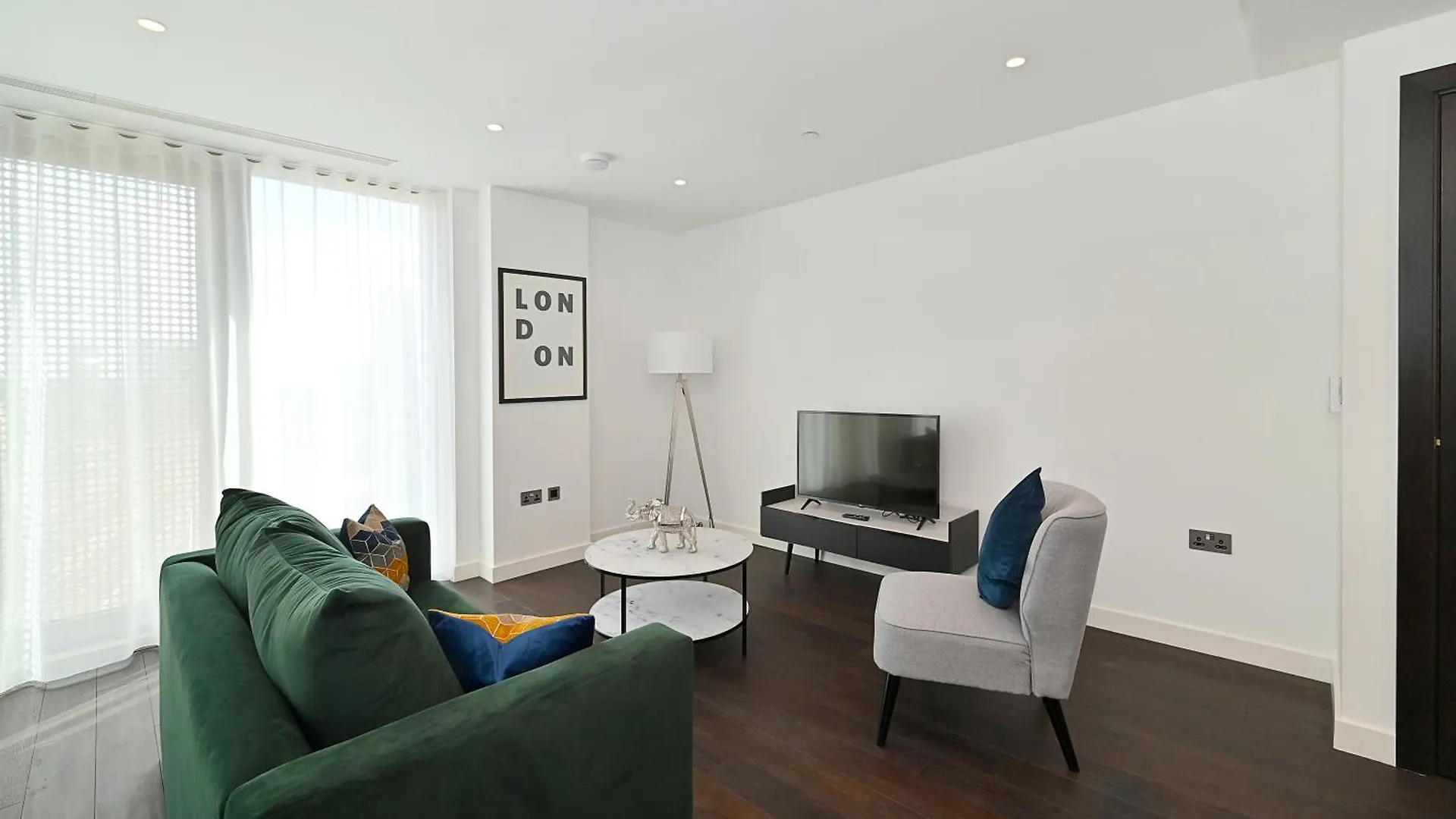Access Tower Hill Apartment London
