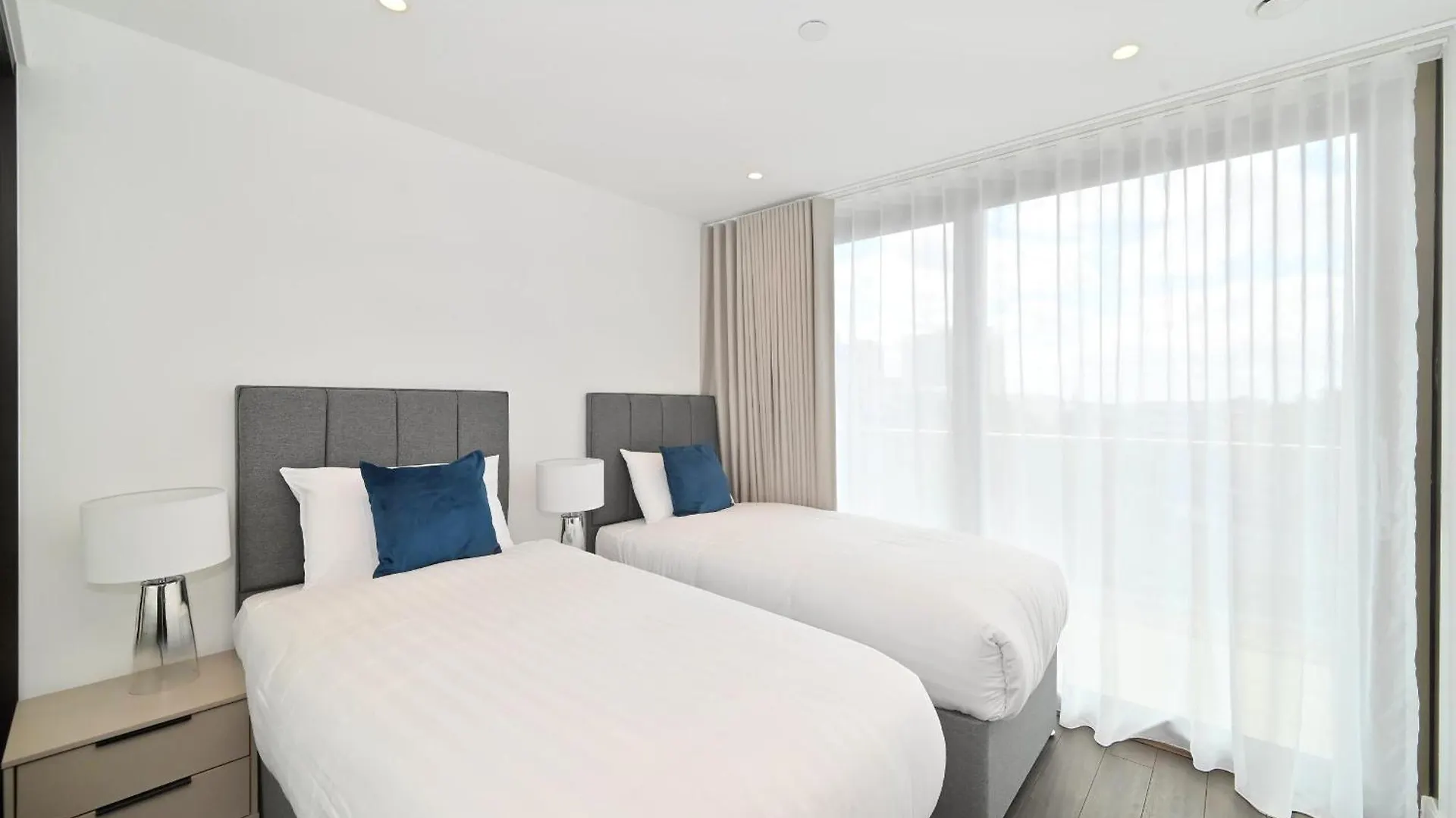 Access Tower Hill Apartment London