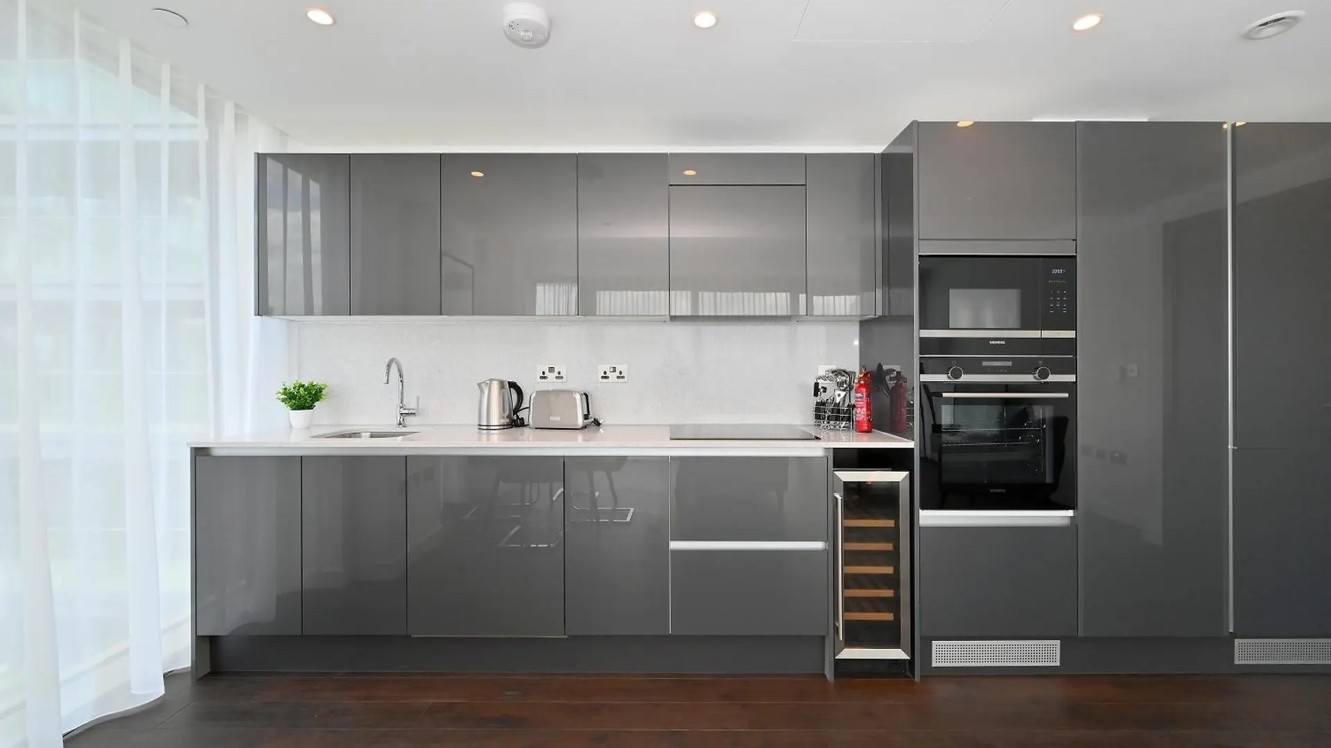 Access Tower Hill Apartment London