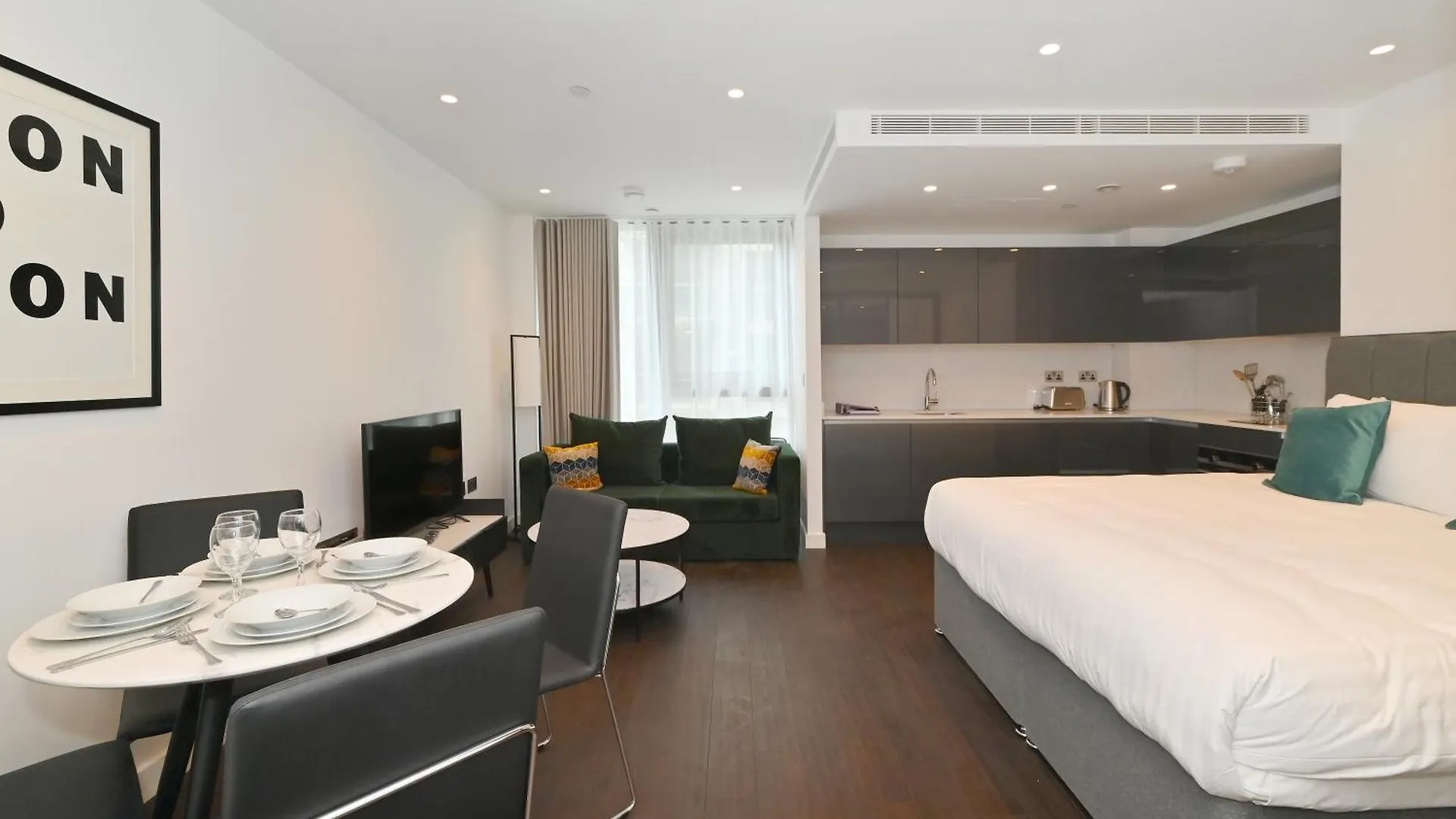 Access Tower Hill Apartment London