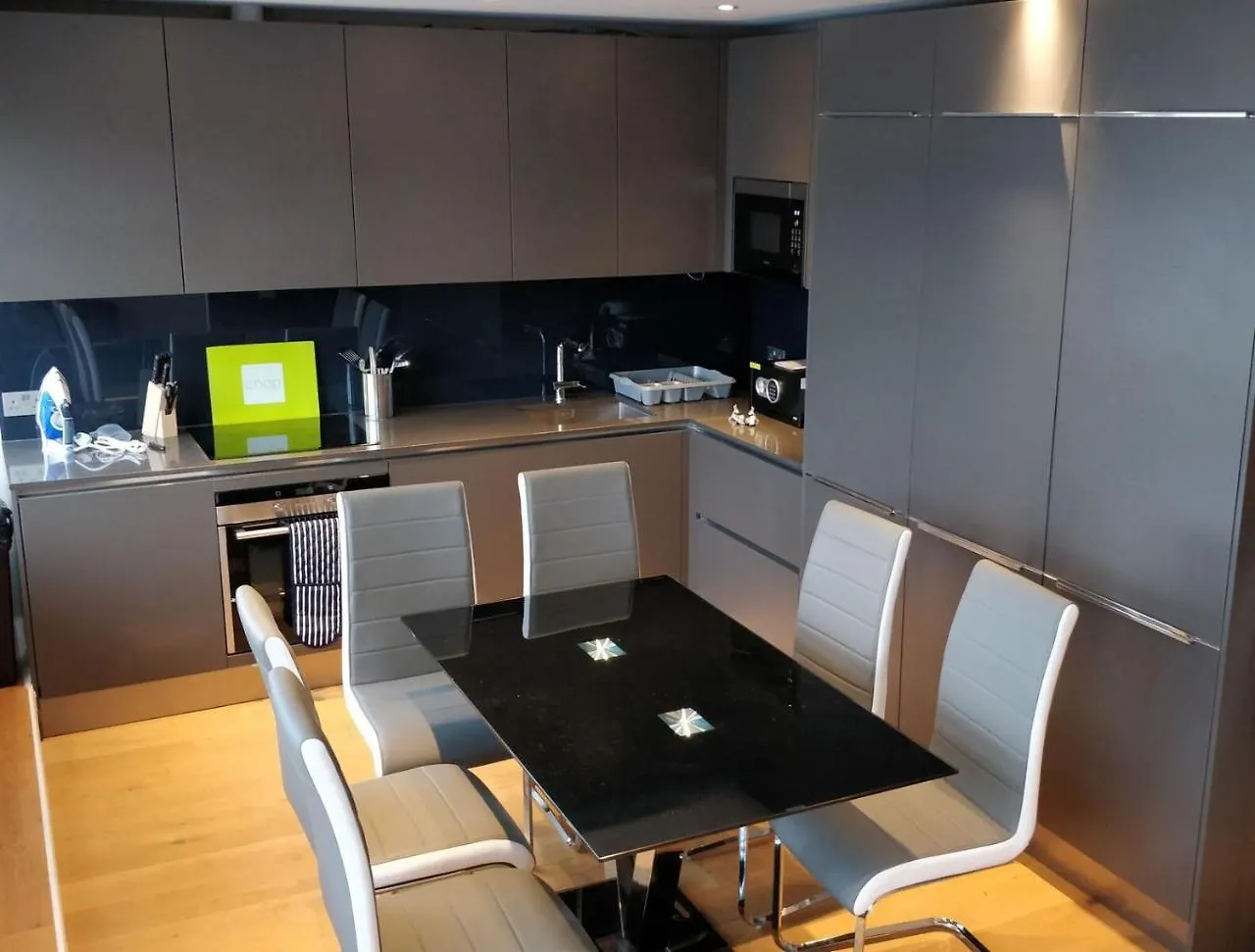 Access Tower Hill Apartment London
