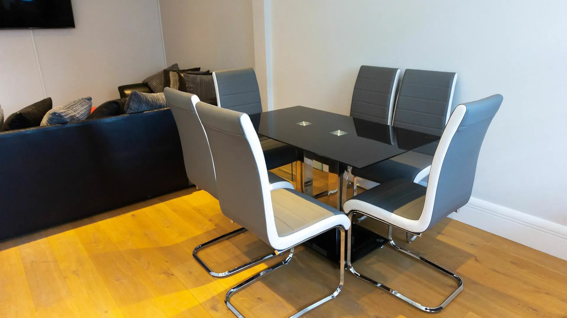 Access Tower Hill Apartment London