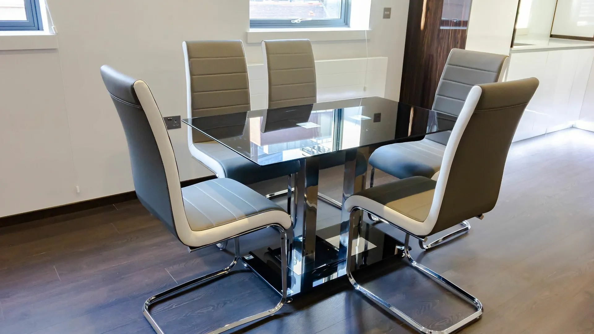 Access Tower Hill Apartment London