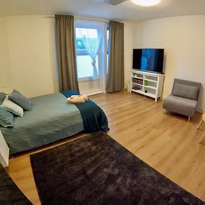  Apartamento Lovely One Bedroom Flat In The Heart Of