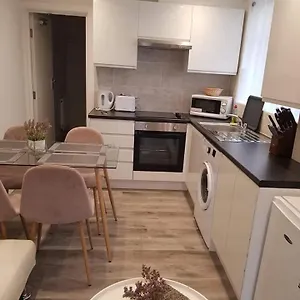 Apartamento 2 Bedroom Serviced